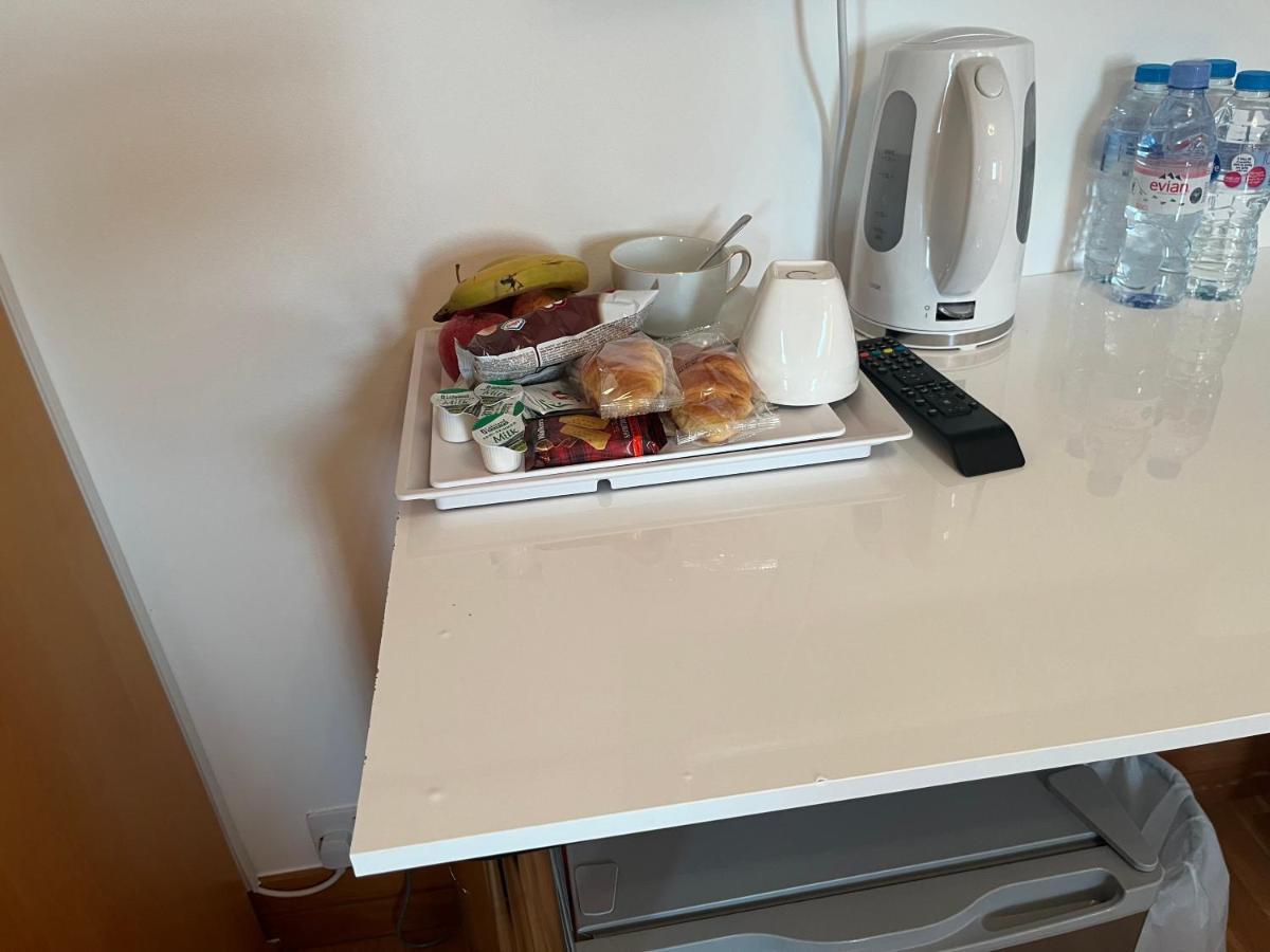Tj Homes - Double Room With Single Bed - 3 Min To Tube Station - London Ruislip Luaran gambar